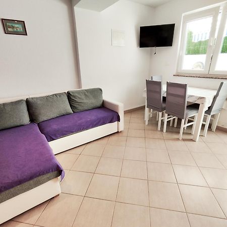 Apartments And Rooms Vuleta, Close To The Beach Makarska Bilik gambar