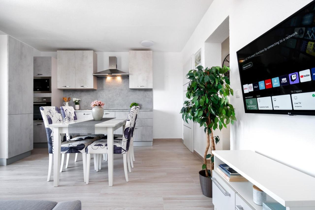 Apartments And Rooms Vuleta, Close To The Beach Makarska Luaran gambar