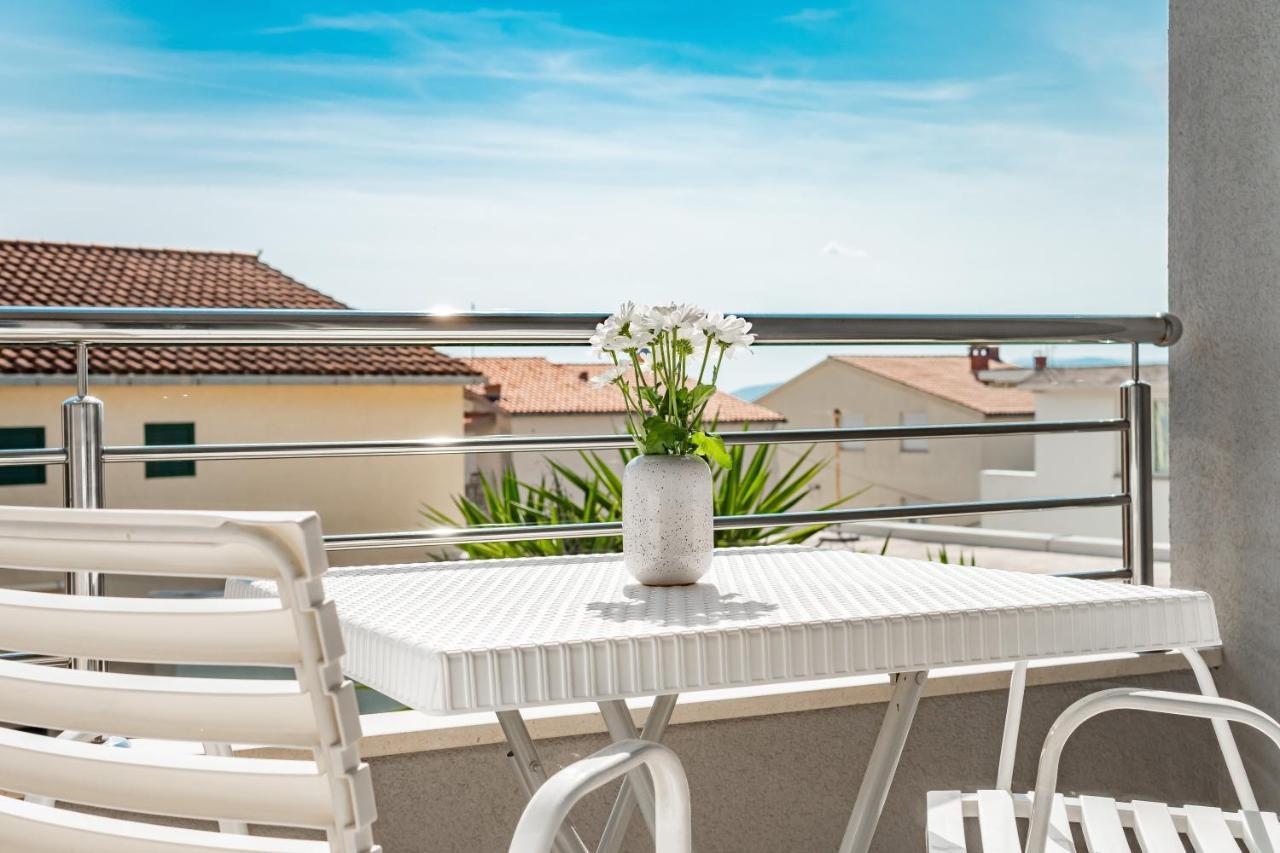Apartments And Rooms Vuleta, Close To The Beach Makarska Bilik gambar