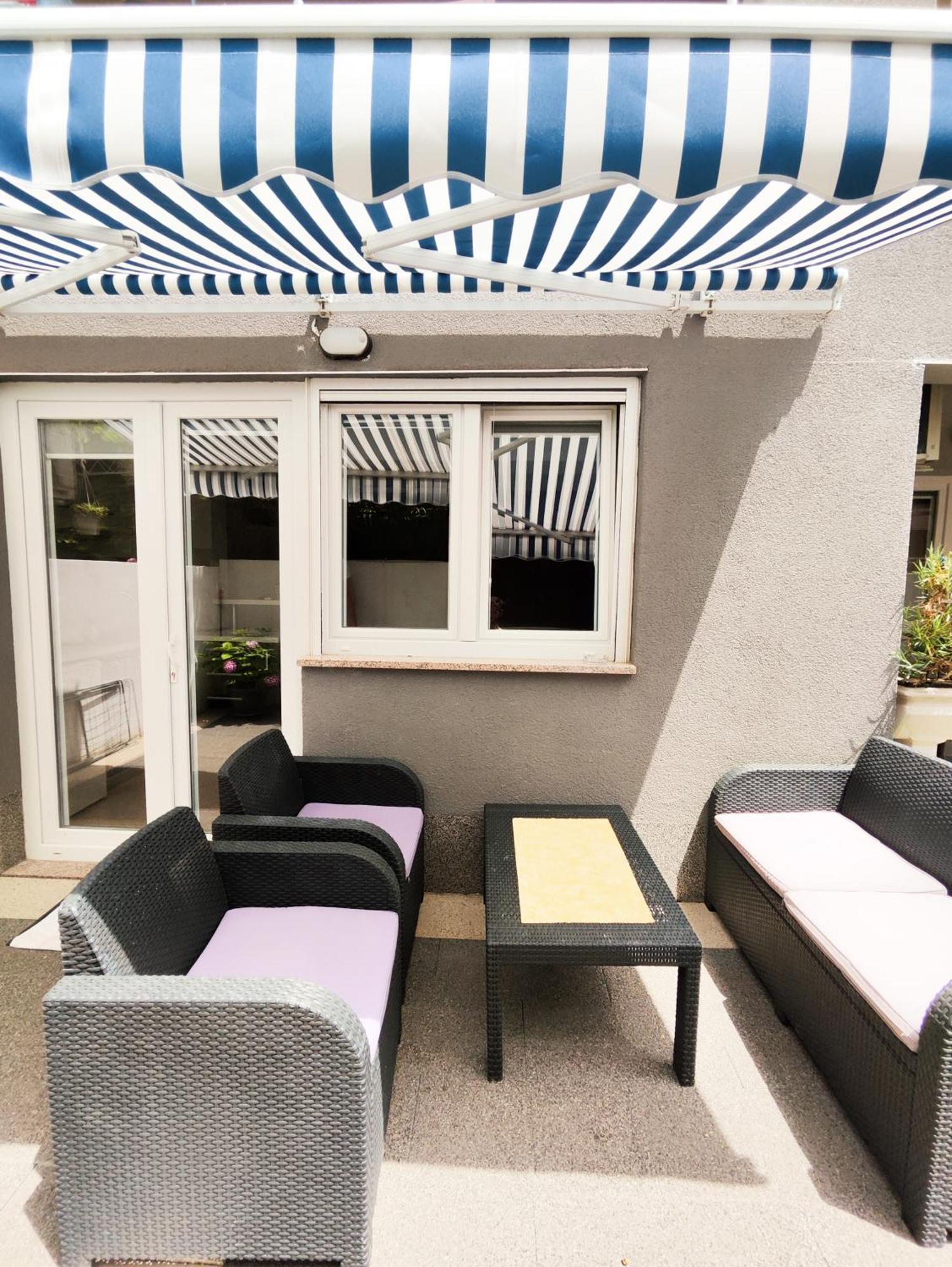 Apartments And Rooms Vuleta, Close To The Beach Makarska Bilik gambar