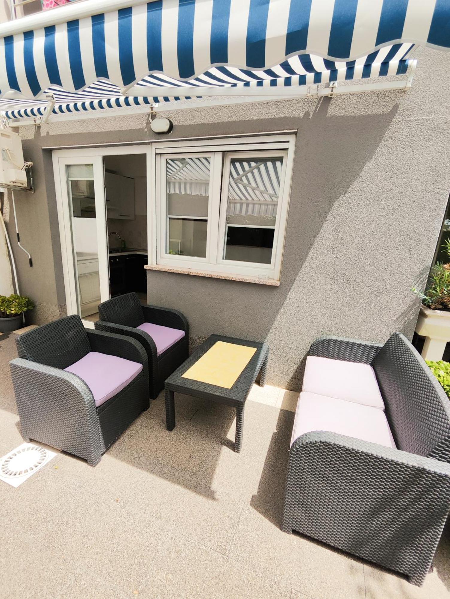 Apartments And Rooms Vuleta, Close To The Beach Makarska Bilik gambar