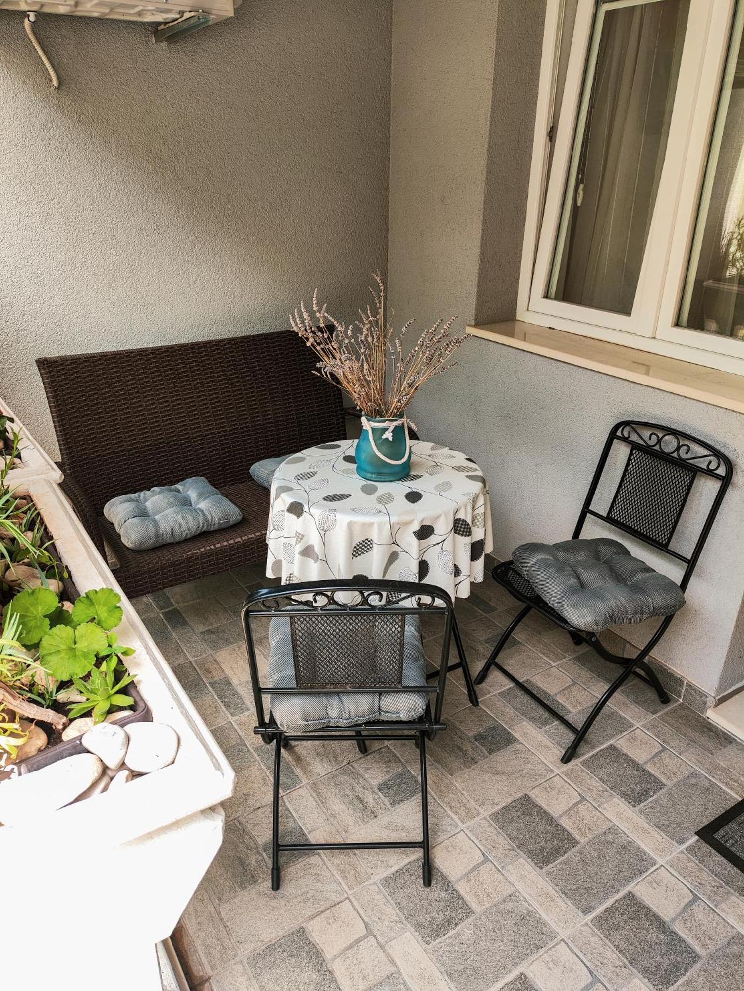 Apartments And Rooms Vuleta, Close To The Beach Makarska Bilik gambar