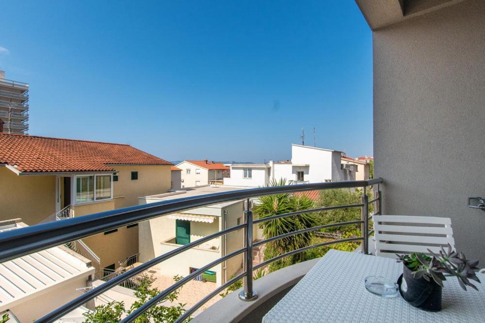 Apartments And Rooms Vuleta, Close To The Beach Makarska Bilik gambar