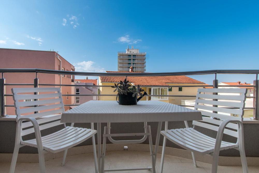 Apartments And Rooms Vuleta, Close To The Beach Makarska Bilik gambar